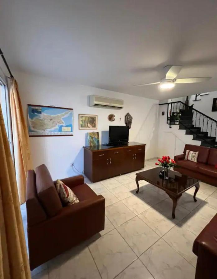 Marias Spacious Aparment Пафос Экстерьер фото
